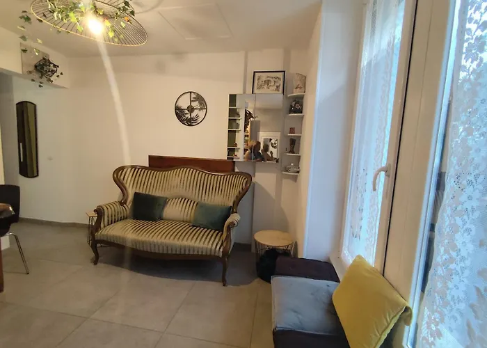 Joli Studio Avec Cour Interieure