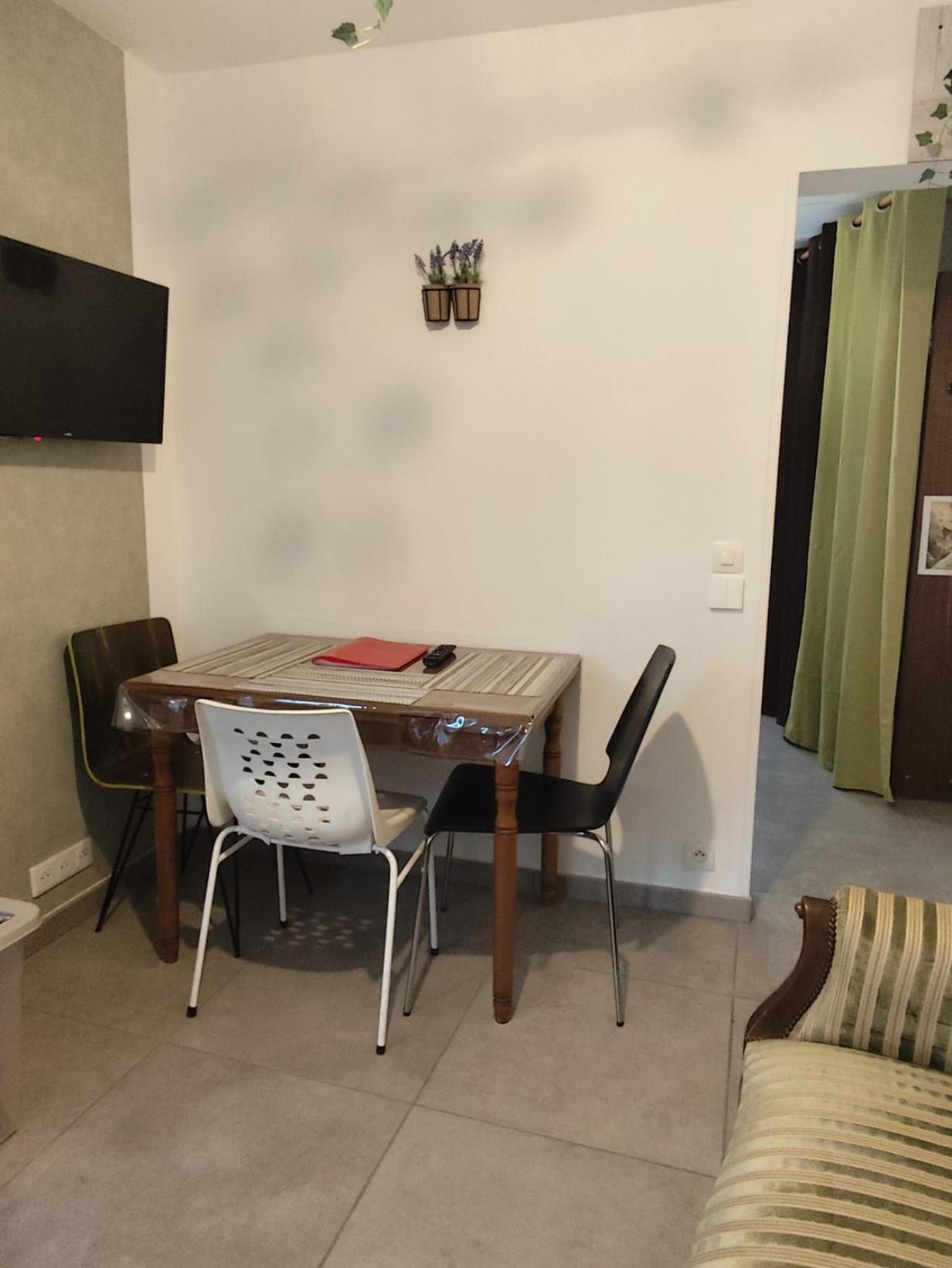 Joli Avec Cour Interieure Appartement